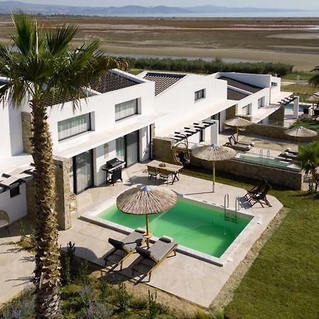 Flamingo View Suites & Villas Nea Poteidaia Exterior foto