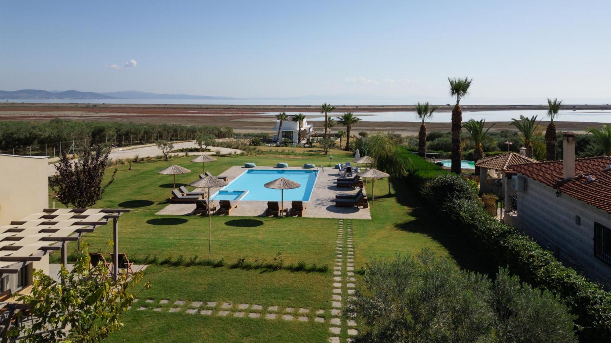 Flamingo View Suites & Villas Nea Poteidaia Exterior foto