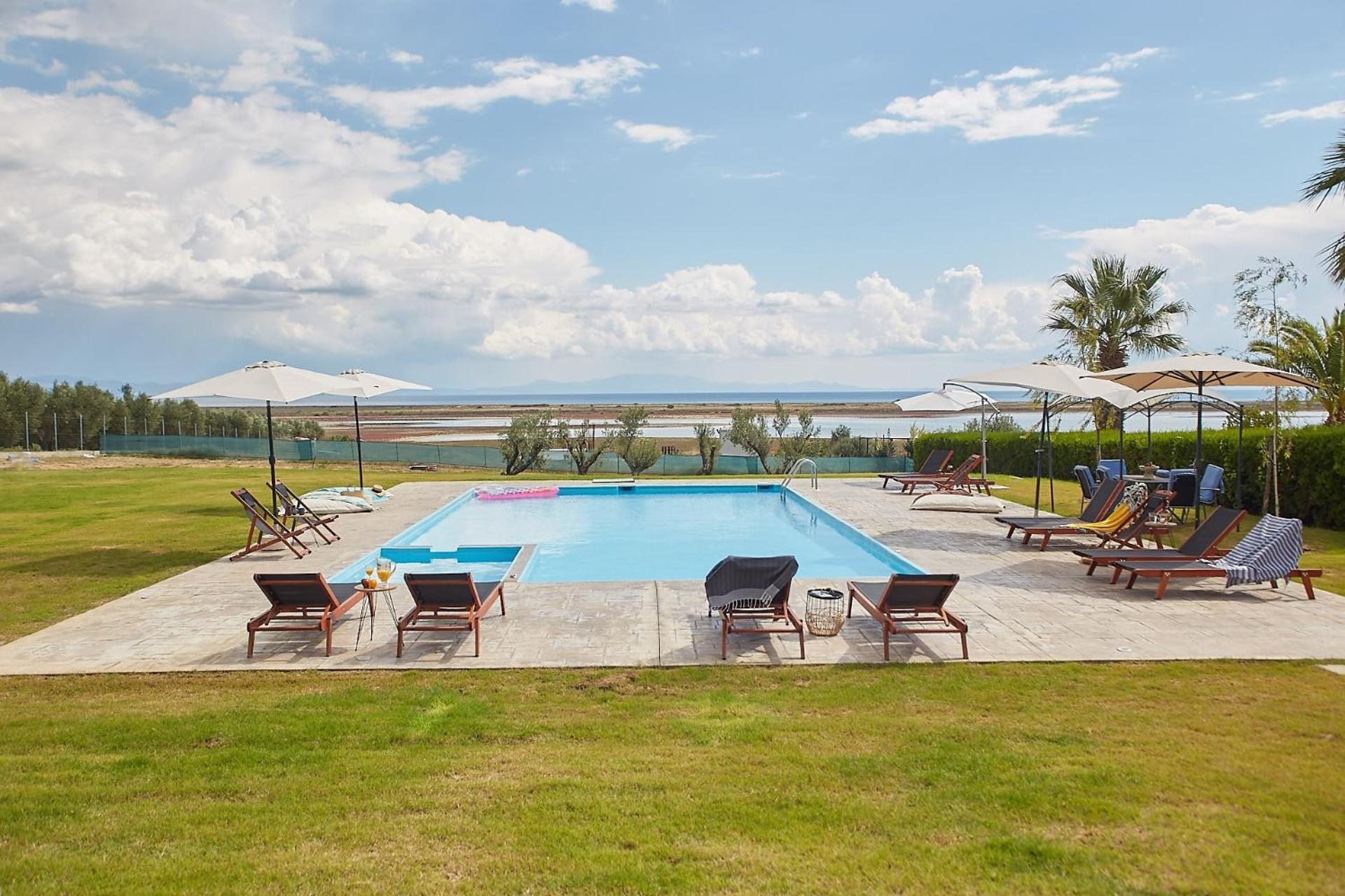 Flamingo View Suites & Villas Nea Poteidaia Exterior foto