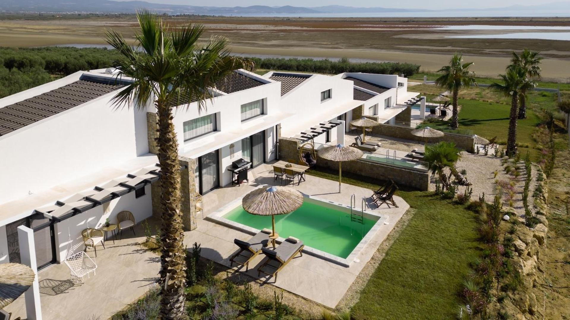 Flamingo View Suites & Villas Nea Poteidaia Exterior foto